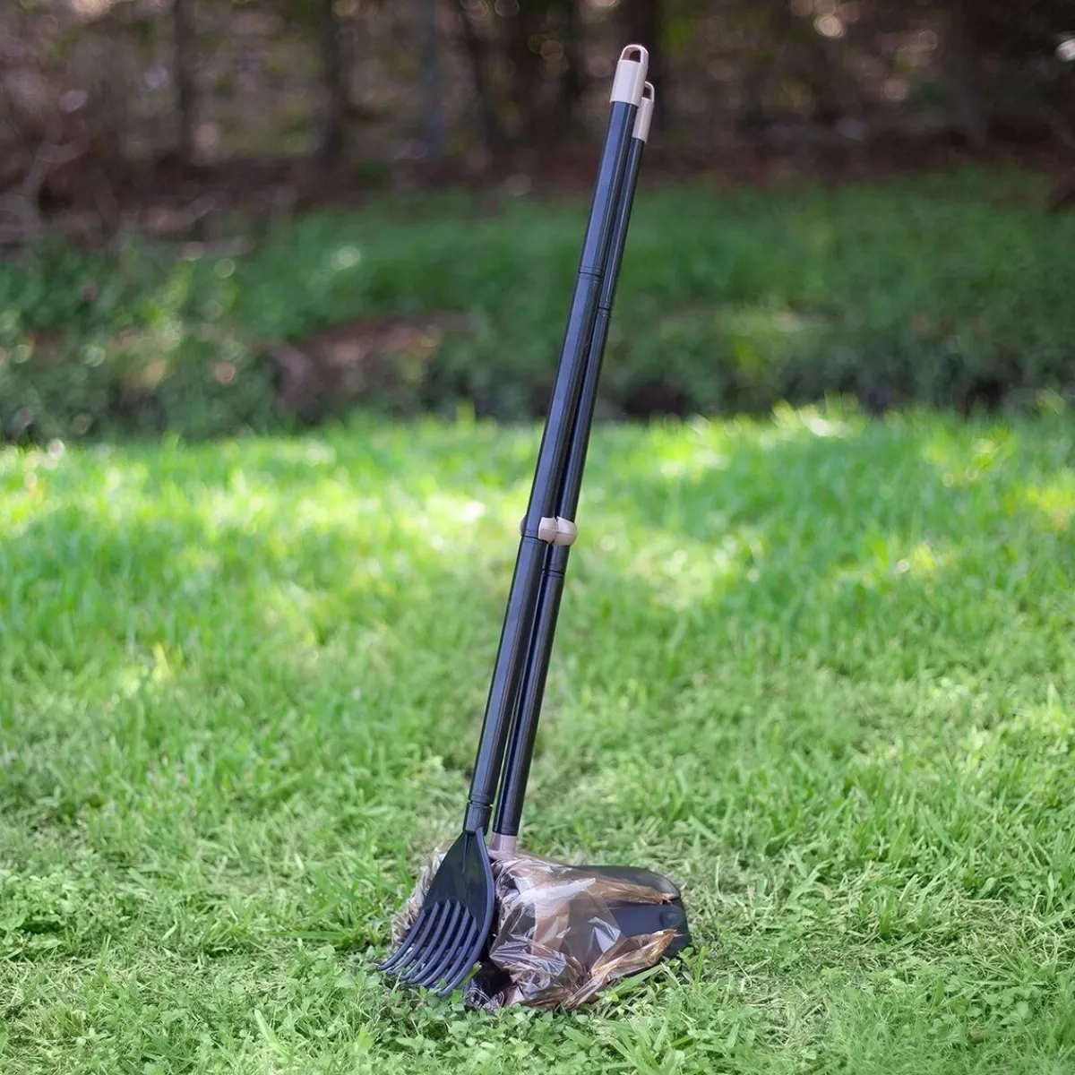 Arm & Hammer ™ Swivel Bin & Rake>Arm&Hammer
